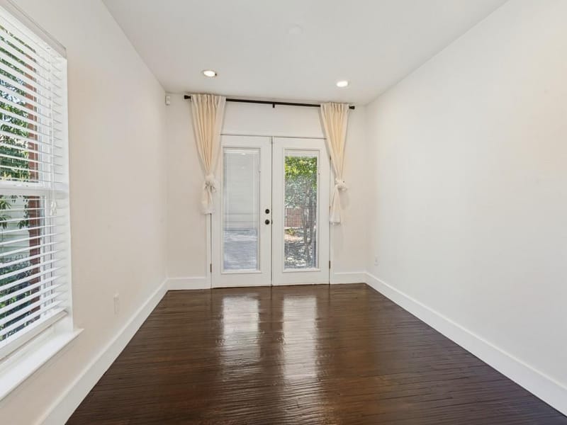 914 Westmount Avenue, Dallas TX 75211 - Photo 12