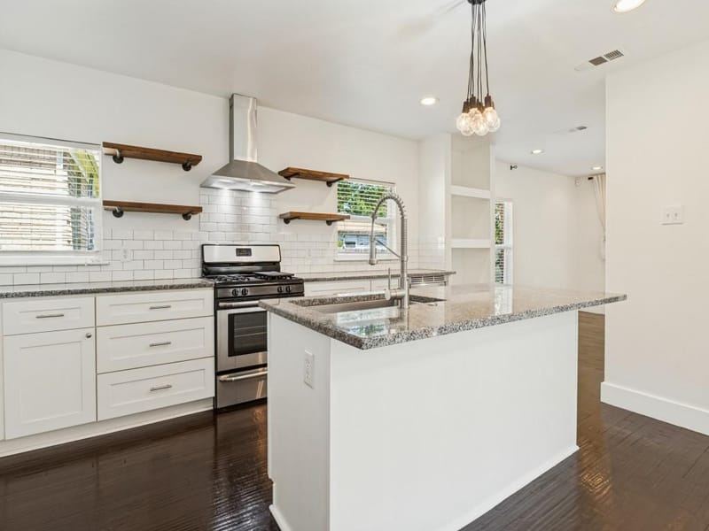 914 Westmount Avenue, Dallas TX 75211 - Photo 7
