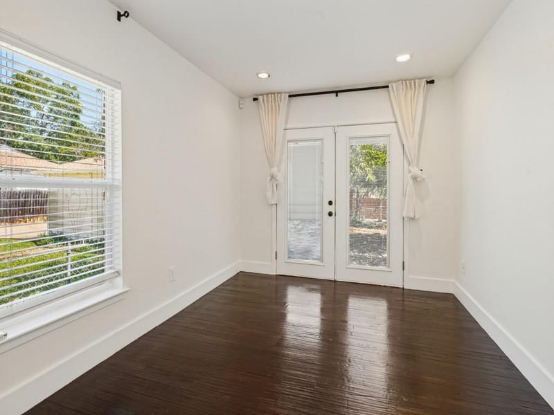 914 Westmount Avenue, Dallas TX 75211 - Photo 30