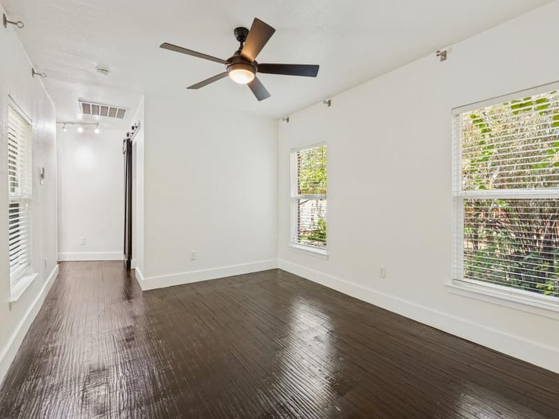 914 Westmount Avenue, Dallas TX 75211 - Photo 15
