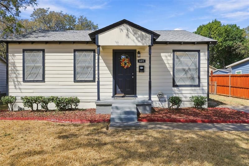 605 NE 33rd Street, Grand Prairie TX 75050