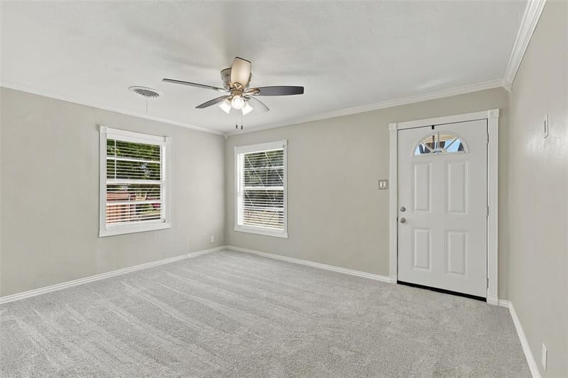 605 NE 33rd Street, Grand Prairie TX 75050 - Photo 5