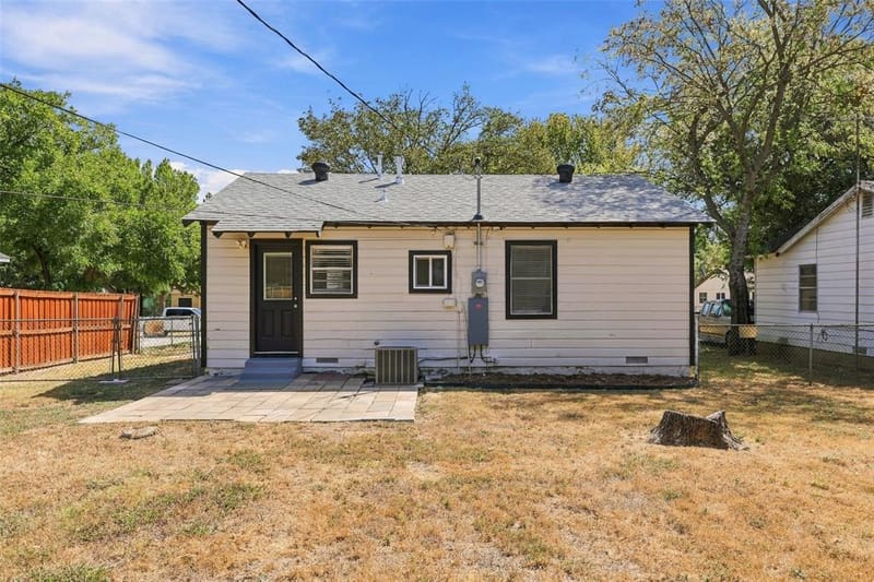605 NE 33rd Street, Grand Prairie TX 75050 - Photo 18