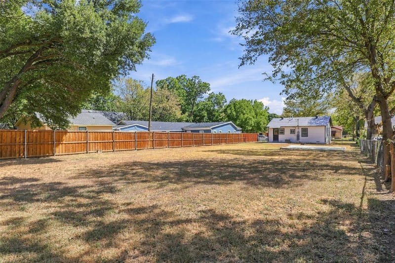 605 NE 33rd Street, Grand Prairie TX 75050 - Photo 19