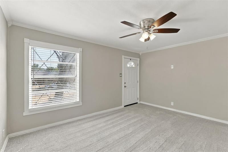 605 NE 33rd Street, Grand Prairie TX 75050 - Photo 4