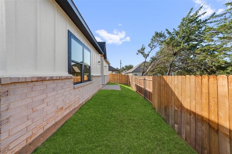 5614 San Jacinto Drive, Granbury TX 76048 - Photo 24