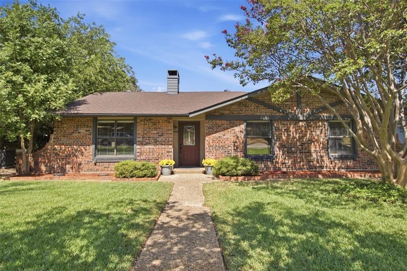 2929 Spring Brook Drive, Garland TX 75044 - Photo 2