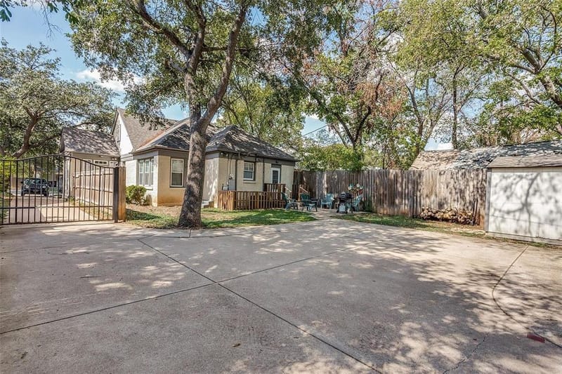 3211 Cockrell Avenue, Fort Worth TX 76109 - Photo 9