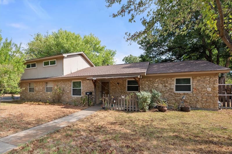 144 Jill Ann Drive, Burleson TX 76028 - Photo 2