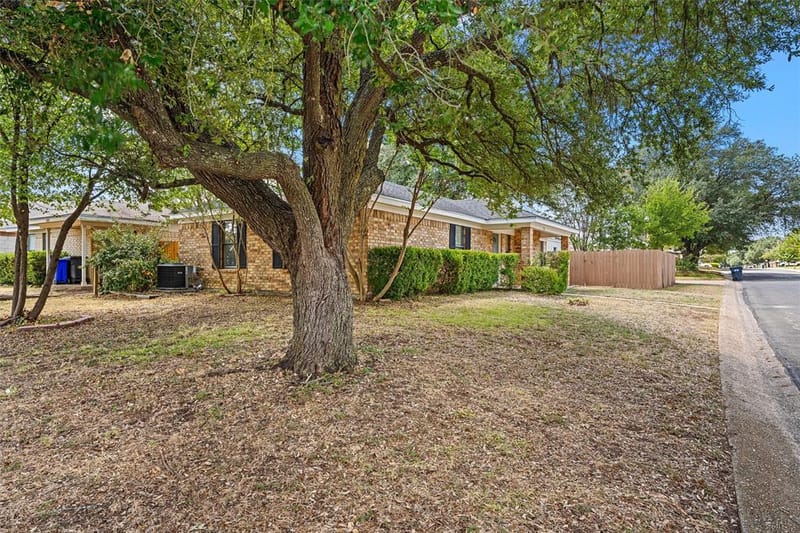 1301 Chapel Creek Road, Waco TX 76712 - Photo 2