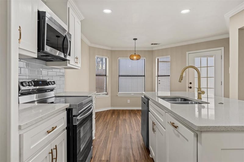 1301 Chapel Creek Road, Waco TX 76712 - Photo 9