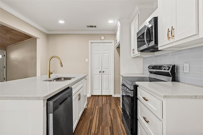 1301 Chapel Creek Road, Waco TX 76712 - Photo 10
