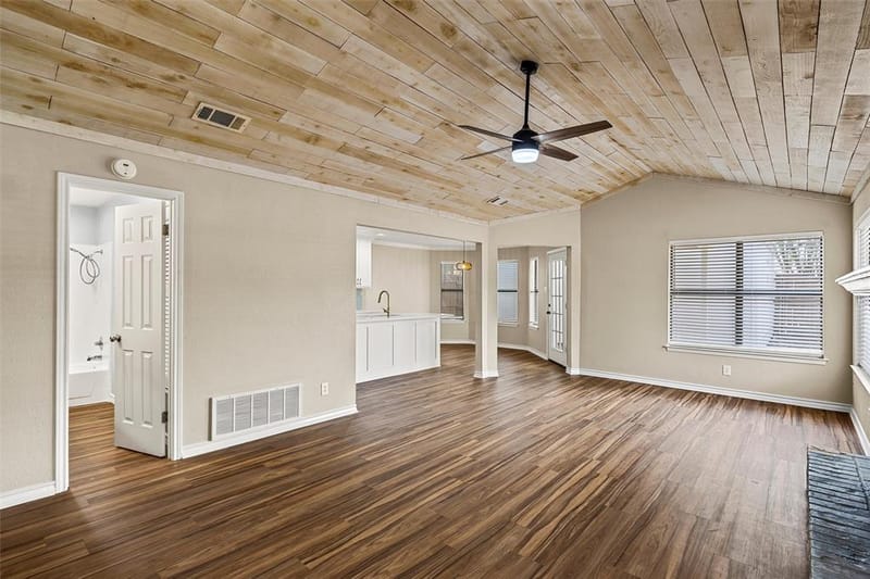 1301 Chapel Creek Road, Waco TX 76712 - Photo 4