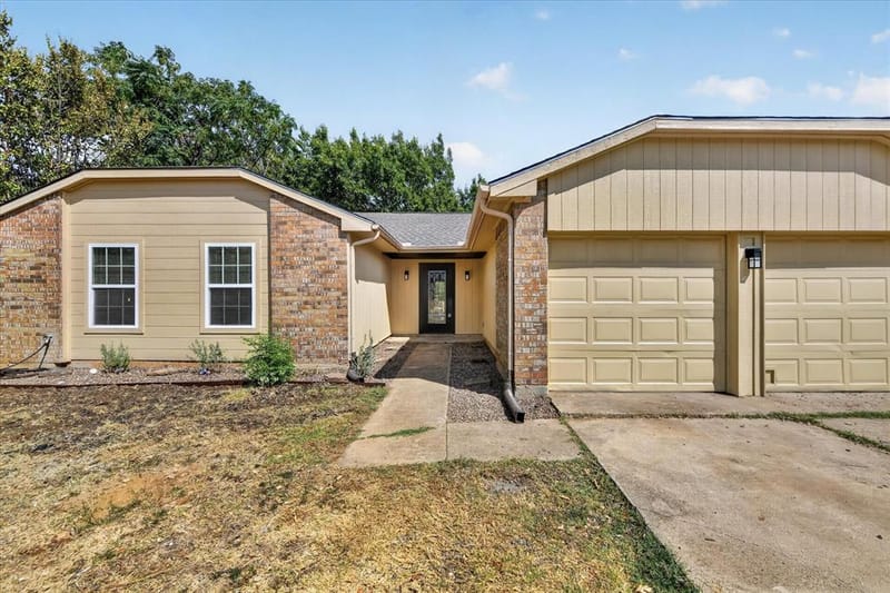 6283 Woodstream Trail, Fort Worth TX 76133 - Photo 2