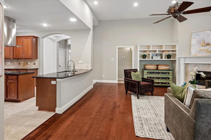 412 Manders Court, Irving TX 75063 - Photo 12