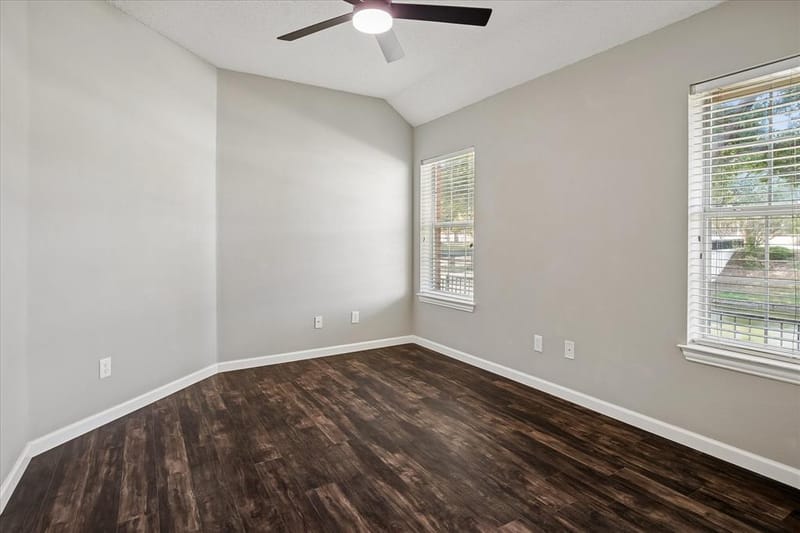 412 Manders Court, Irving TX 75063 - Photo 28