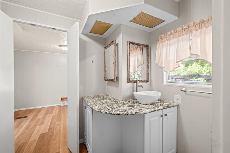 1709 E Apache Trail, Granbury TX 76048 - Photo 20