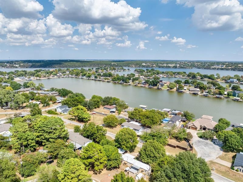 1709 E Apache Trail, Granbury TX 76048 - Photo 34
