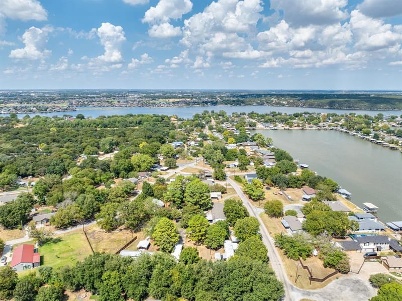 1709 E Apache Trail, Granbury TX 76048 - Photo 35
