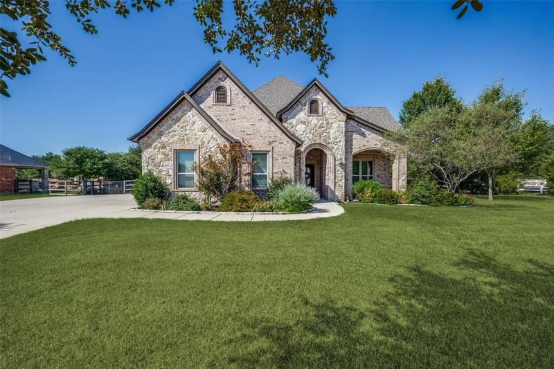2709 Winthrop Hill Road, Denton TX 76226