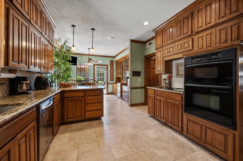 4007 Lake Powell Drive, Arlington TX 76016 - Photo 5
