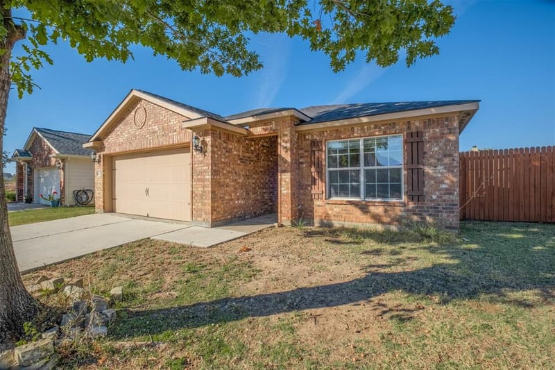 636 Noble Grove Lane, Fort Worth TX 76140