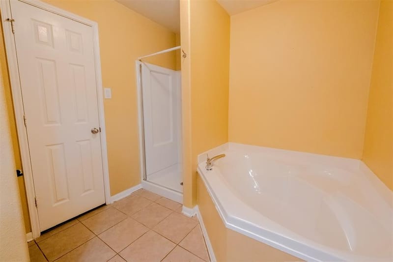 636 Noble Grove Lane, Fort Worth TX 76140 - Photo 10