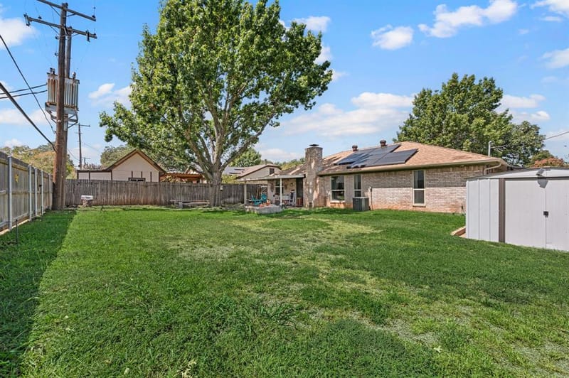 425 Glenwood Terrace, Hurst TX 76053 - Photo 18
