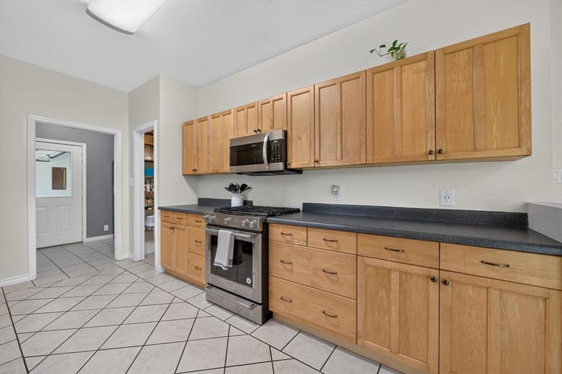 1958 Crockett Street, Sanger TX 76266 - Photo 11