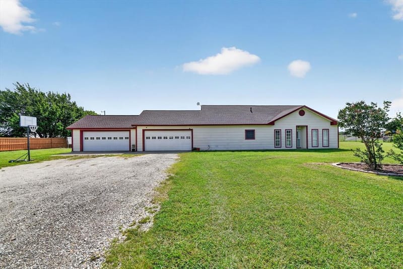1958 Crockett Street, Sanger TX 76266 - Photo 4