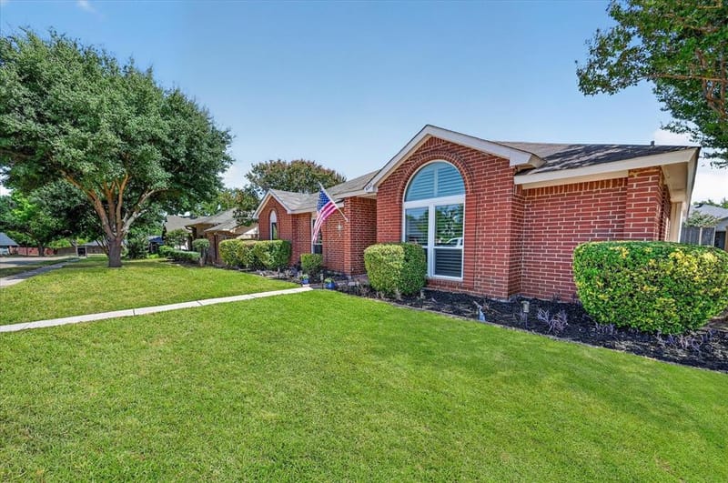 4312 Hillshire Court, Flower Mound TX 75028 - Photo 3