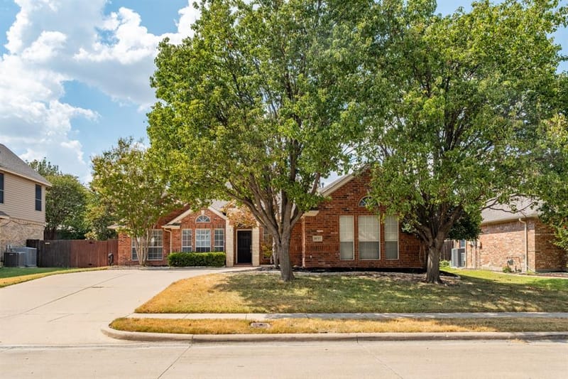 10717 Elmhurst Lane, Fort Worth TX 76244 - Photo 2