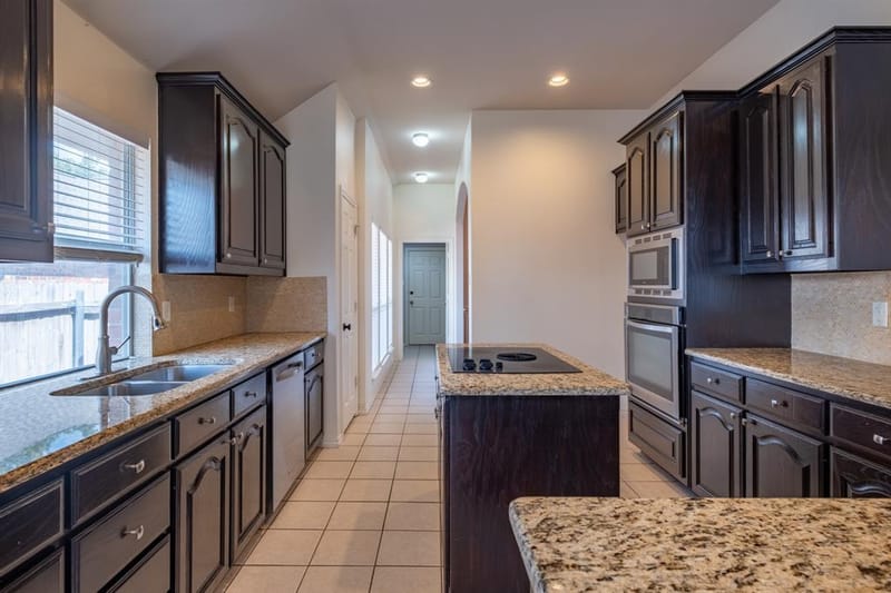 10717 Elmhurst Lane, Fort Worth TX 76244 - Photo 18