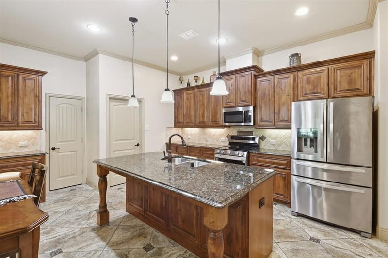 225 Bentley Drive, Midlothian TX 76065 - Photo 7