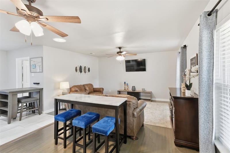 2421 Hillburn Drive, Dallas TX 75227 - Photo 2