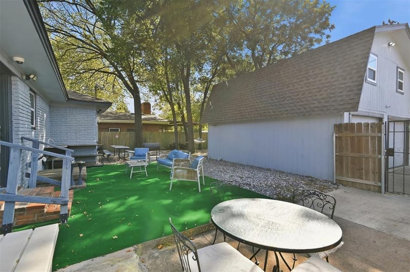 2421 Hillburn Drive, Dallas TX 75227 - Photo 22