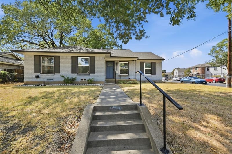 2421 Hillburn Drive, Dallas TX 75227