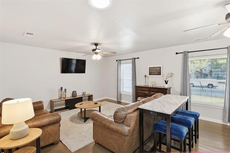 2421 Hillburn Drive, Dallas TX 75227 - Photo 4