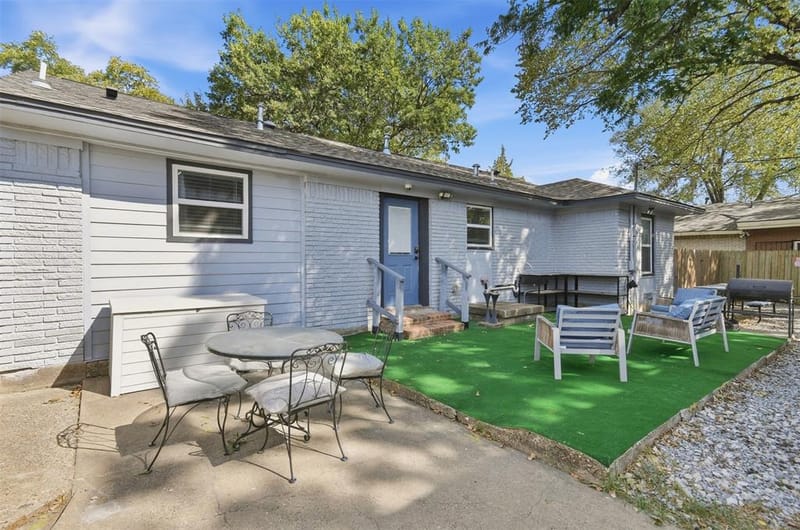 2421 Hillburn Drive, Dallas TX 75227 - Photo 21