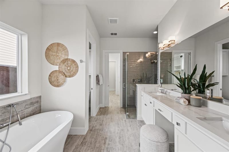 8655 Forest Hills Boulevard, Dallas TX 75218 - Photo 23