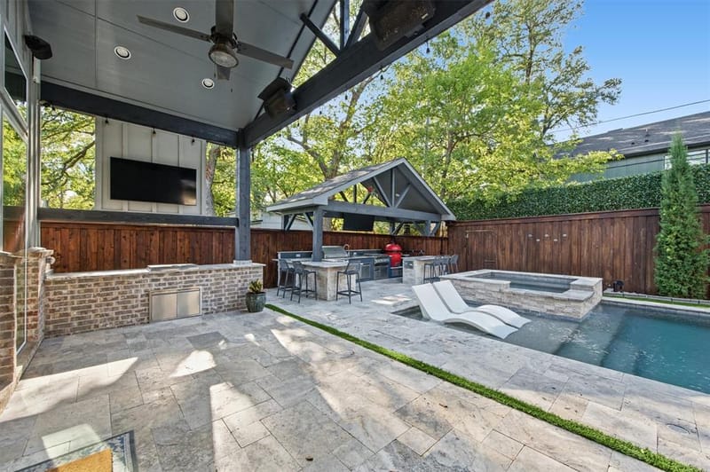 8655 Forest Hills Boulevard, Dallas TX 75218 - Photo 26