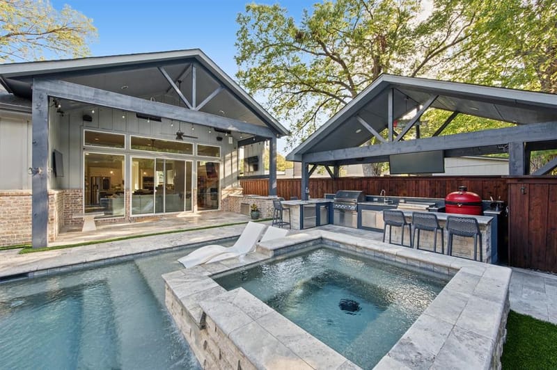 8655 Forest Hills Boulevard, Dallas TX 75218 - Photo 28