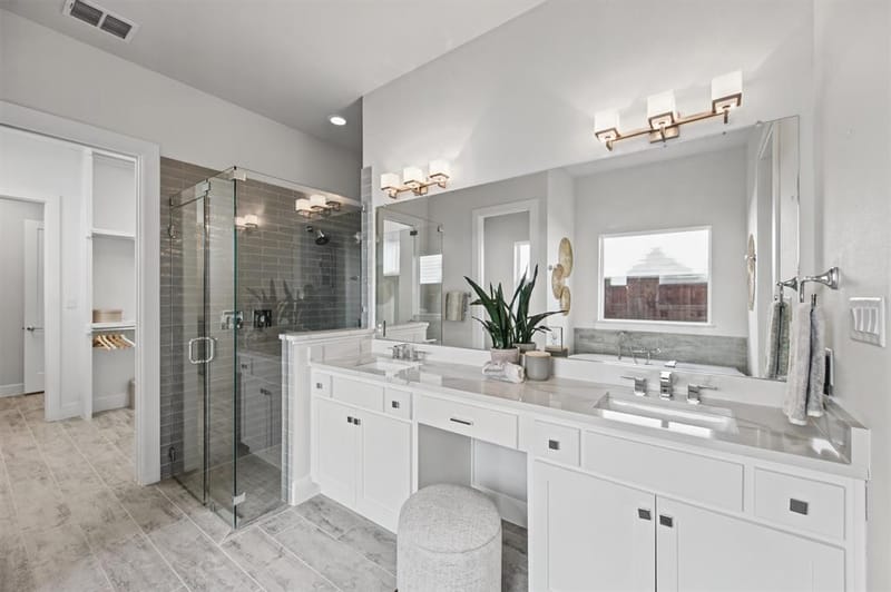 8655 Forest Hills Boulevard, Dallas TX 75218 - Photo 24
