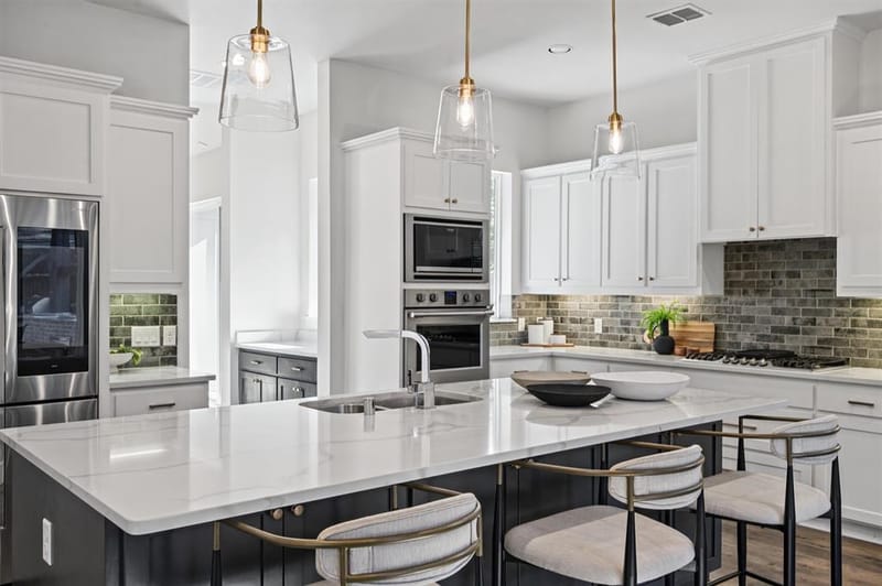 8655 Forest Hills Boulevard, Dallas TX 75218 - Photo 14