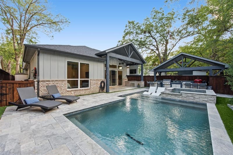 8655 Forest Hills Boulevard, Dallas TX 75218 - Photo 29