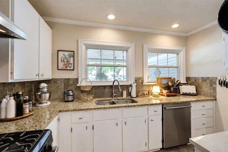 4637 Calmont Avenue, Fort Worth TX 76107 - Photo 8