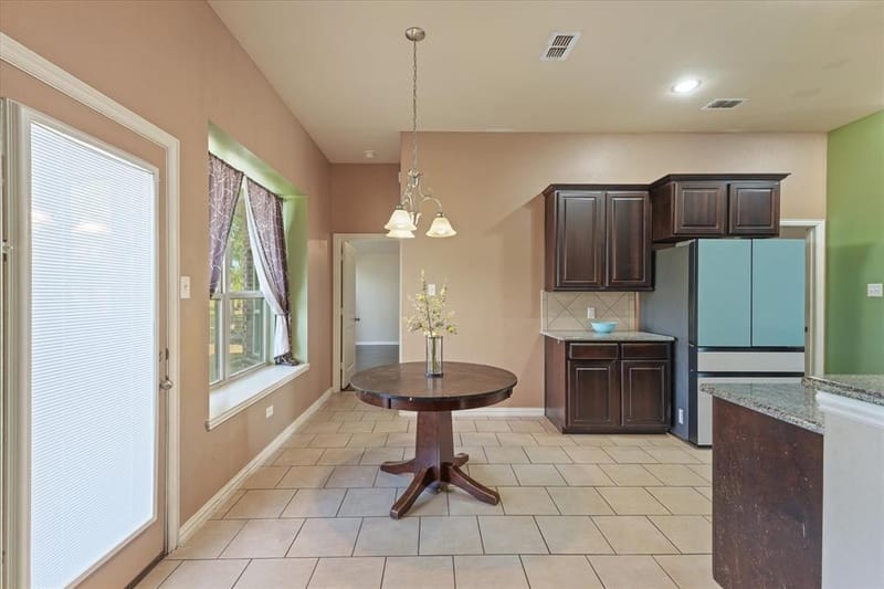 343 Cambridge Court, Waxahachie TX 75167 - Photo 4