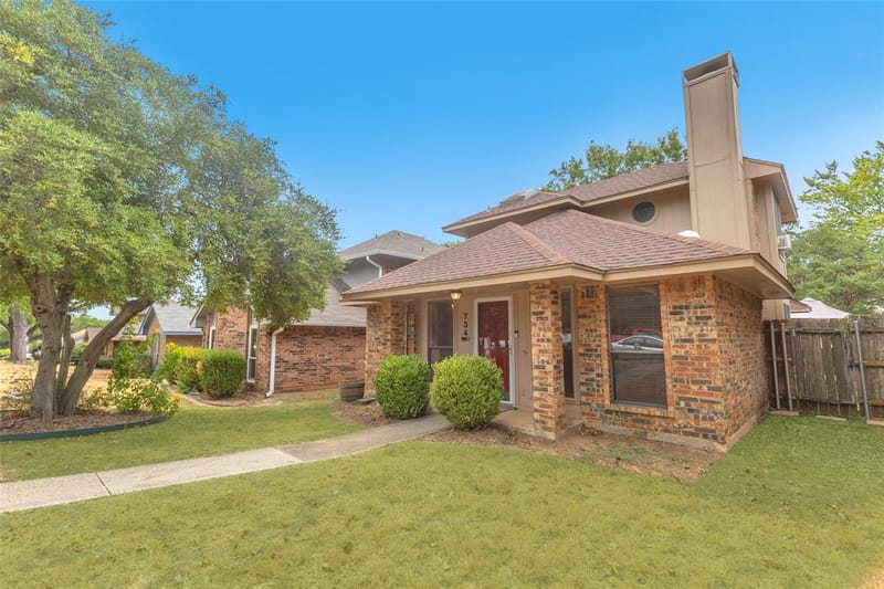 734 Red Oak Drive, Lewisville TX 75067