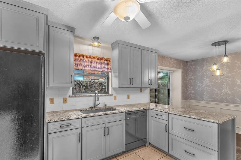 734 Red Oak Drive, Lewisville TX 75067 - Photo 10