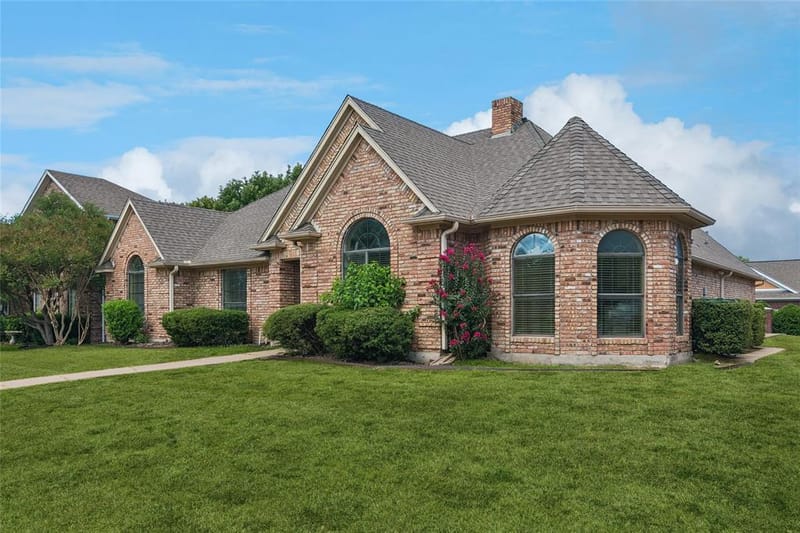 115 Indian Hills Drive, Waxahachie TX 75165 - Photo 2